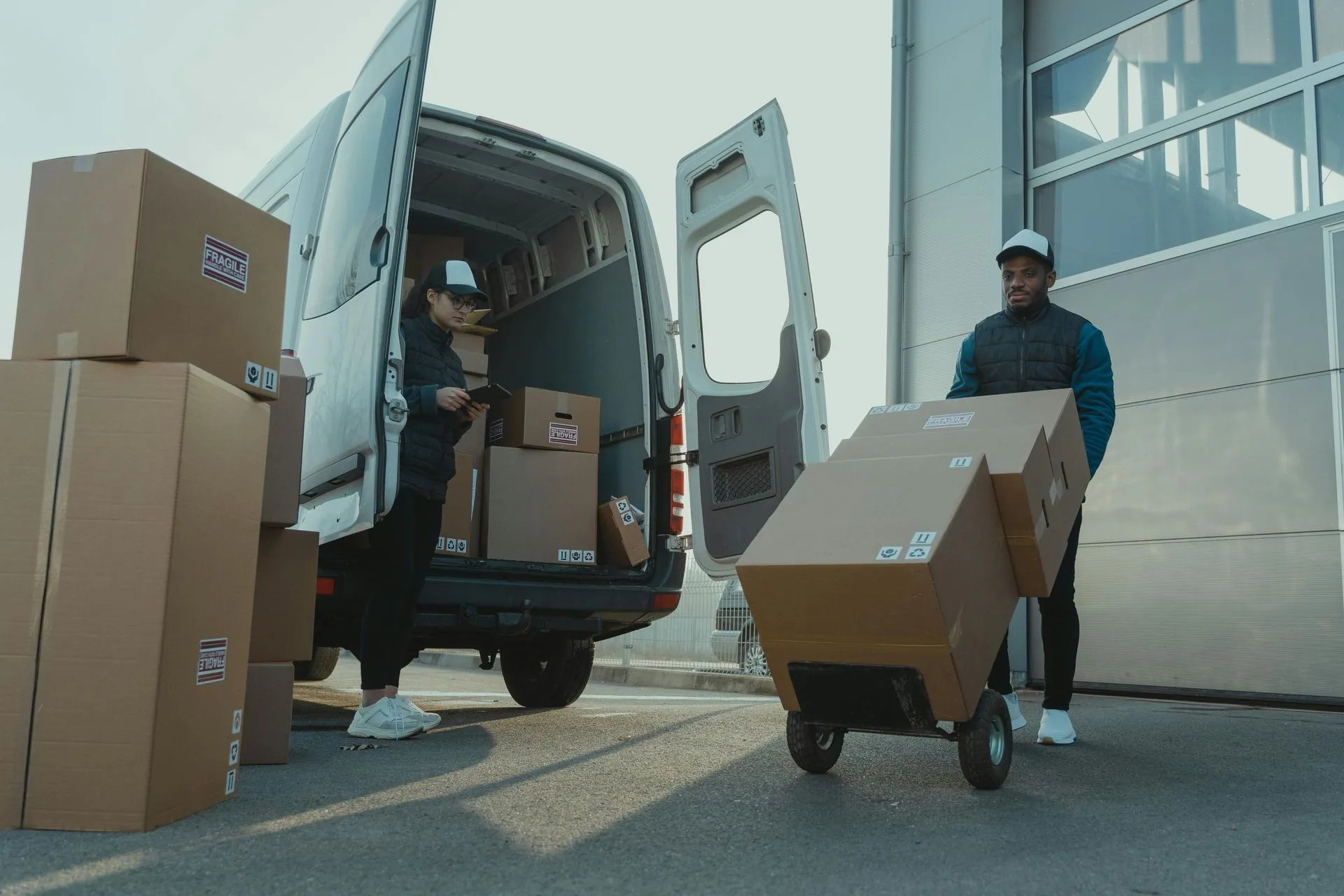 Long Distance Moving vs. Freight Shipping